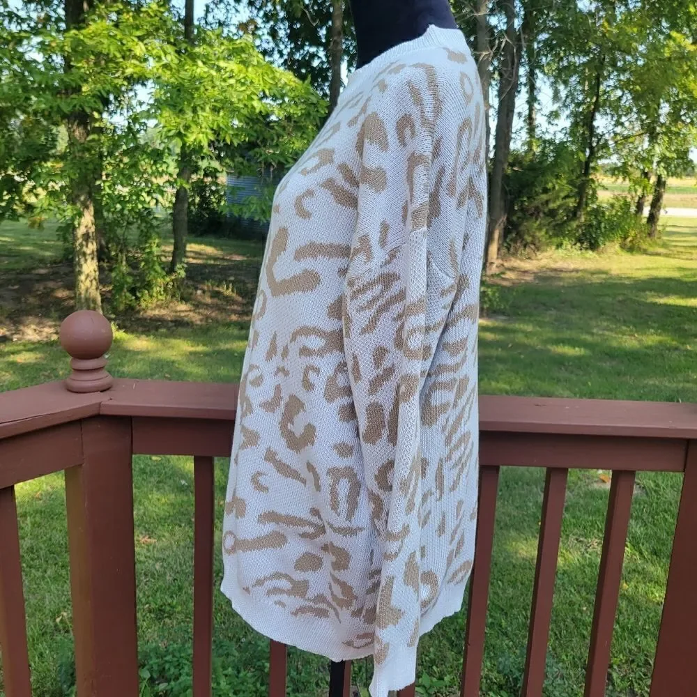 Vestidos Ladies  Khaki White Leopard Print Oversized  Crew Neck Sweater sz Med